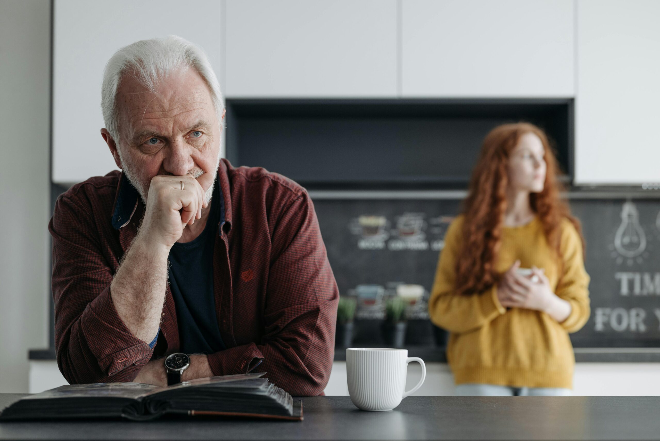 Zdjęcie do artykułu: Izolacja pokoleń – dlaczego brakuje dialogu między młodymi a starszymi?